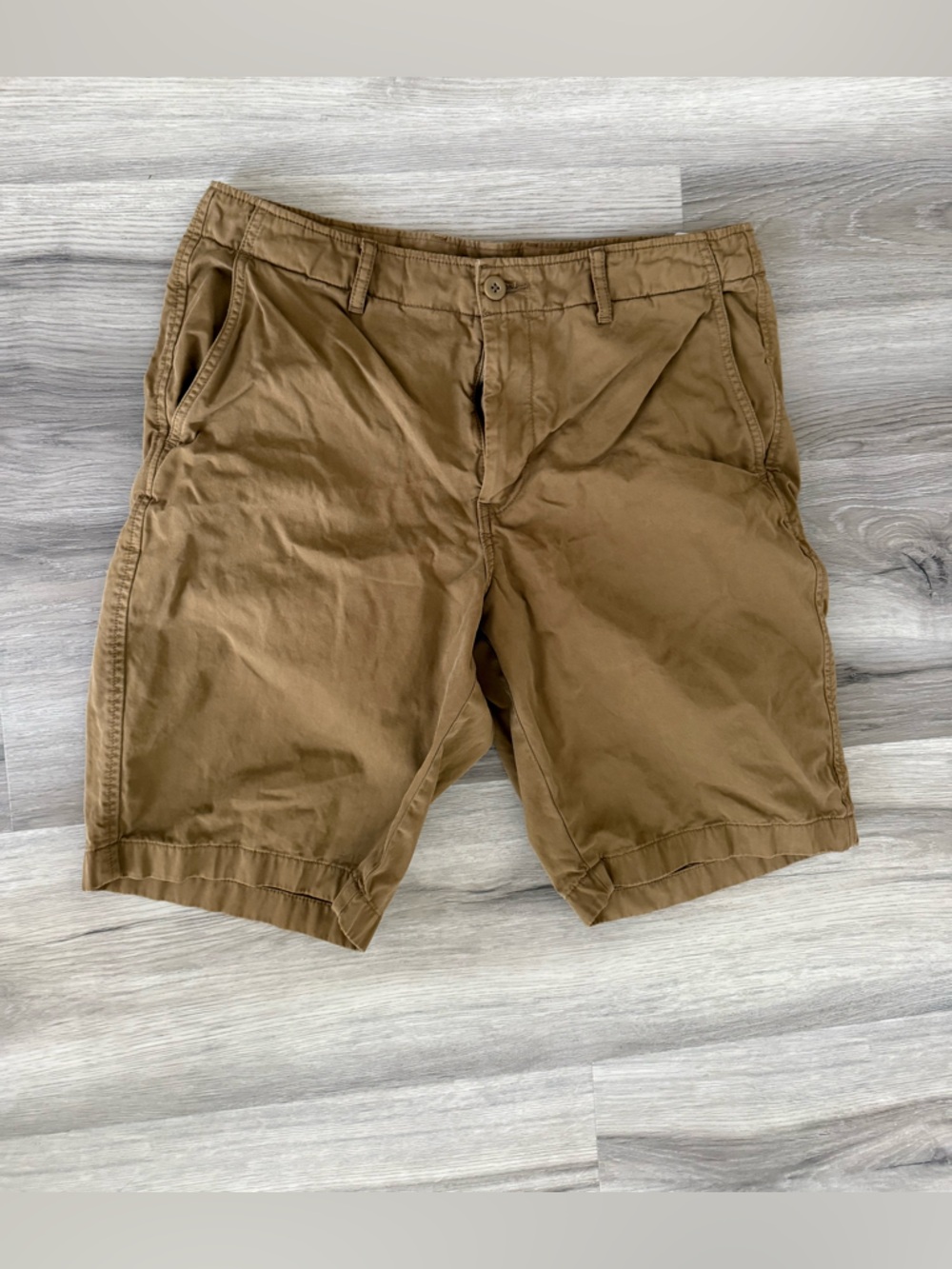 Uniqlo Men's Khaki Cotton Chino Shorts